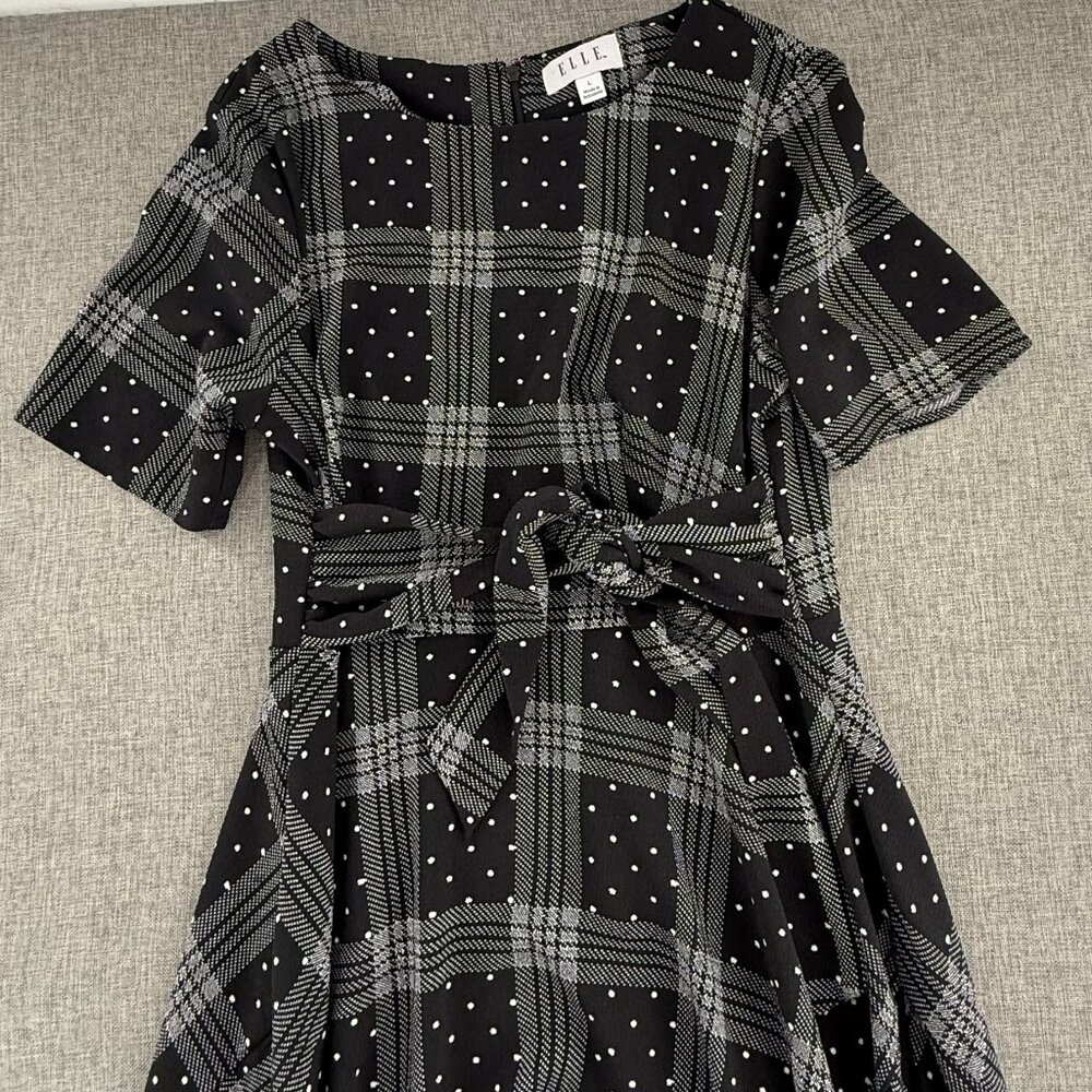 ELLE Handkerchief Dress Plaid Large Boat Neck Black‎ Gray White Belt Tie - Picture 4 of 12